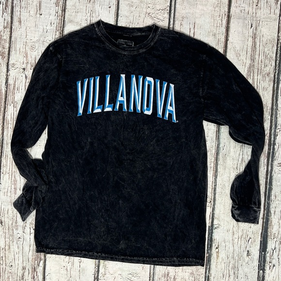 Villanova Wildcats Women's NCAA Collegiate Retro Long Sleeve Shirt - Picture 1 of 5